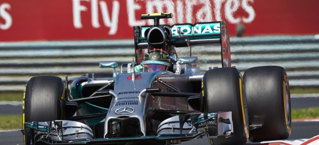 Formel 1: Vorbericht Begien GP: Lewis Hamilton dreht  im F1 Simulator eine virtuelle Runde auf der Rennstrecke von Spa-Francorchamps