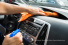Deutsche Autofahrer machen gern Stubendienst: Aktuelle Studie: Mehr als die Hälfte der Deutschen achtet auf die Sauberkeit im Innenraum