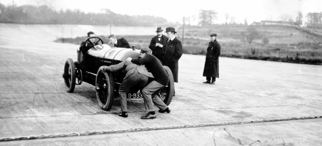 Vor 100 Jahren:  BlitzenBenz Weltrekorde: L. G. Hornsted erzielt am 22. Dezember 1913 Weltrekorde über die halbe Meile und den Kilometer 