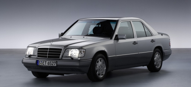 Mercedes-Benz Baureihen: W124 - die erste E-Klasse: Eine Baureihe mit zwei Modellpflegen // Seit 1993 trägt die Baureihe  den Namen E-Klasse