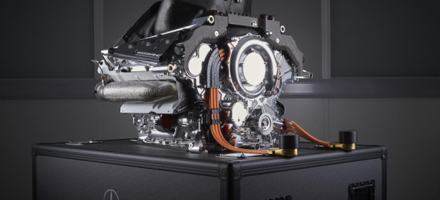 Betriebsgeheimnis  gelüftet: Echte Fotos vom Formel-1-Weltmeister-Motor: Erstmals ist man voll im Bilde in Sachen Mercedes-Benz PU106A Hybrid Power Unit
