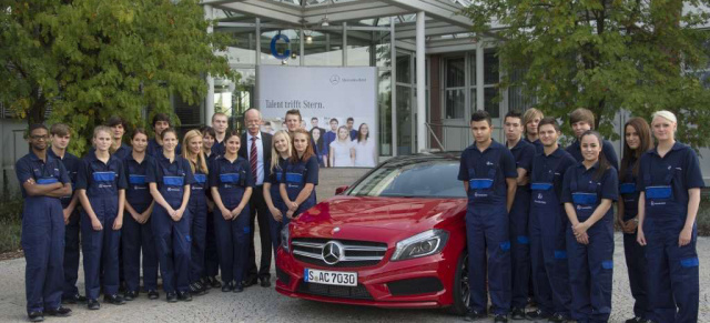 Ausbildungsstart bei Daimler: Zukunft unter einem guten Stern: Dr. Dieter Zetsche begrüßt neue Auszubildende im Mercedes-Benz Werk Sindelfingen