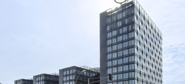 Mercedes-Benz Vertrieb Deutschland: Neue Zentrale in Berlin : Ab Mitte Juli beziehen 1.200 Mitarbeiter den modernen
Bürokomplex