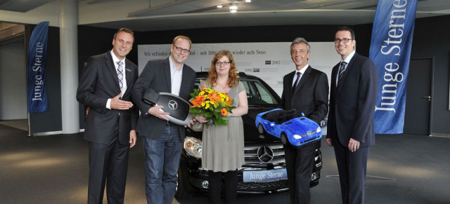Mercedes "Junge Sterne " sind Viertelmillionär:  Drei Jahre nach dem Start im deutschen Markt hat das Mercedes Gebrauchtwagenprogramm bereits eine 250.0000 Kunden überzeugt.