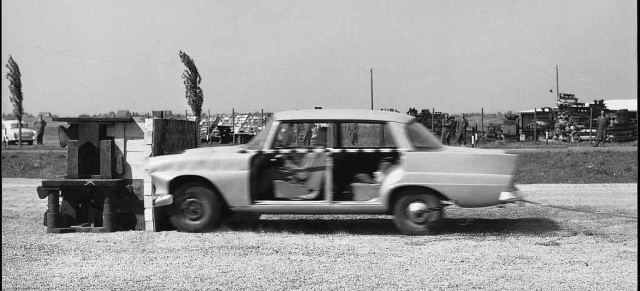 Mercedes-Benz 125! 50 Jahre Sicherheitsfahrgastzelle: Innovationen die Leben retten: Am 23.01.1951 meldete die Daimler AG die Sicherheitsfahrgastzelle zum Patent an