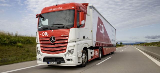 DaimlerTrucks - Praxisversuchs Efficiency Run 2015 : Im Lkw-Fernverkehr lässt sich  CO2-Ausstoß um bis zu 14 % reduzieren
