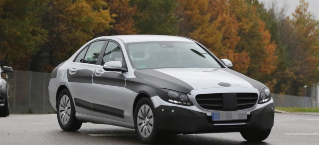 Erlkönig erwischt: Aktuelle Fotos von  Mercedes-Benz C-Klasse: Die neue C-Klasse Generation zeigt sich mit weniger Tarnung 