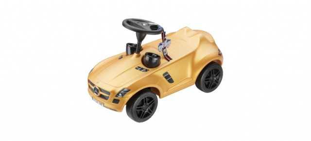 Goldenes Mercedes Bobby-Car für den guten Zweck!: Mercedes-Online Shop bietet SLS AMG in Gold-Edition an