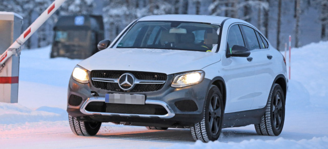 Mercedes Erlkönig Premiere: Spy Shot Debüt: Erste Bilder von Versuchsträgern der neuen Marke Mercedes EQ  