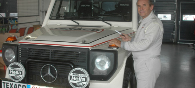 Rennfahrer-Legende Jackie Ickx "zeichnet" G-Klasse!: Replika des Rallye Paris Dakar-Siegers von 1983 nun vom damaligen Pilot  Jacky Ickx geadelt.