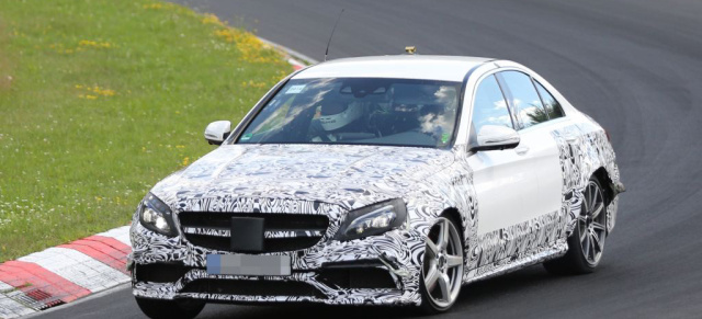 Mysteriöser Mercedes Erlkönig:  E63 AMG Chassis-Versuchsträger für 2016 erwischt?: Welches Mercedes-Modell wird hier erprobt? Neues unbekanntes C-Klasse Modell, oder vielleicht gar eine E-Klasse? 