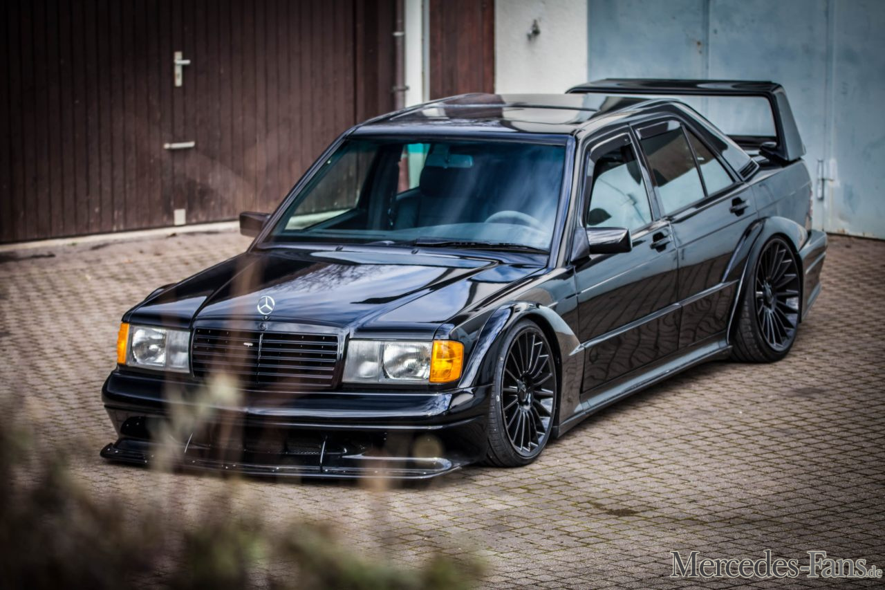 Die dunkle Seite des Sterns: 84er Mercedes W201‭ ‬3.0‭ ‬Liter‭ ‬16V EVO-II- Looker: Schwarz tief breit,‭ ‬der Fuhrpark von Darth Vader‭? - Fotostrecke  - Mercedes-Fans - Das Magazin für Mercedes-Benz-Enthusiasten‬