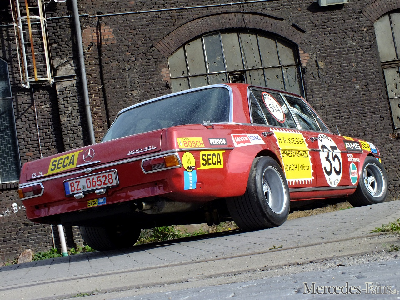 Die Rote Sau Genie 223 T Ihren Legendenstatus Mercedes Benz