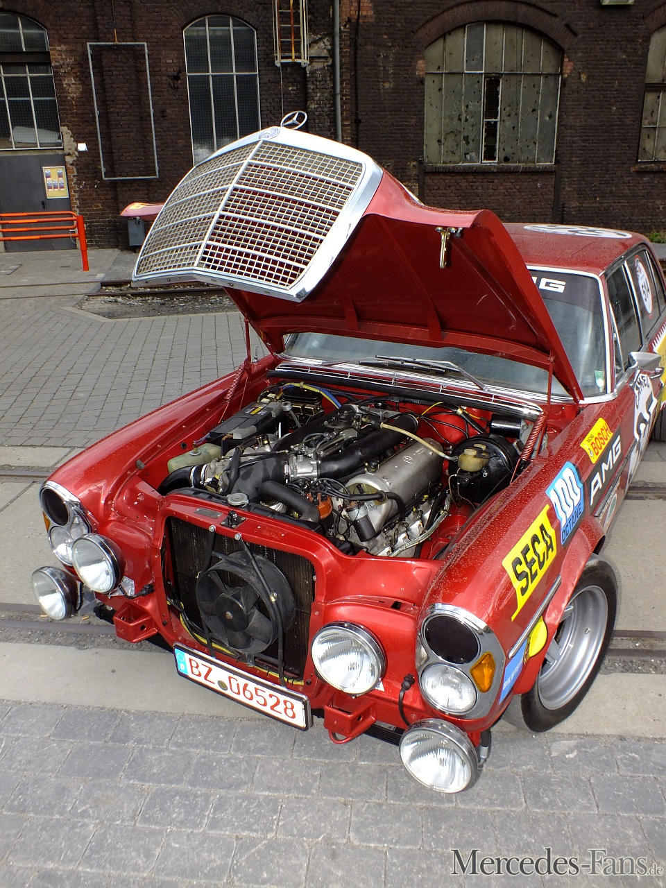 Die Rote Sau Genie 223 T Ihren Legendenstatus Mercedes Benz