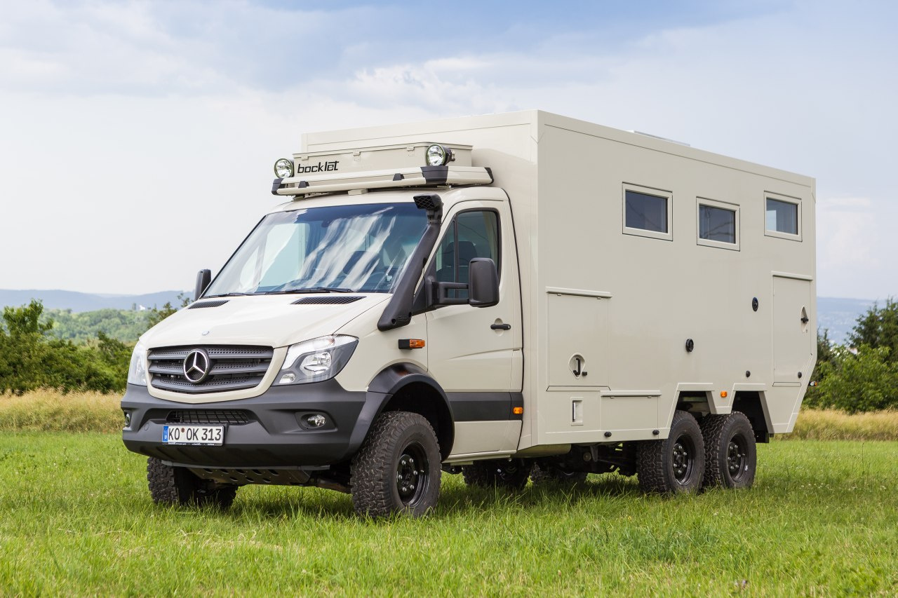 MercedesWoMo mit Sixappeal Bocklet Dakar 750 Reisemobil auf Basis