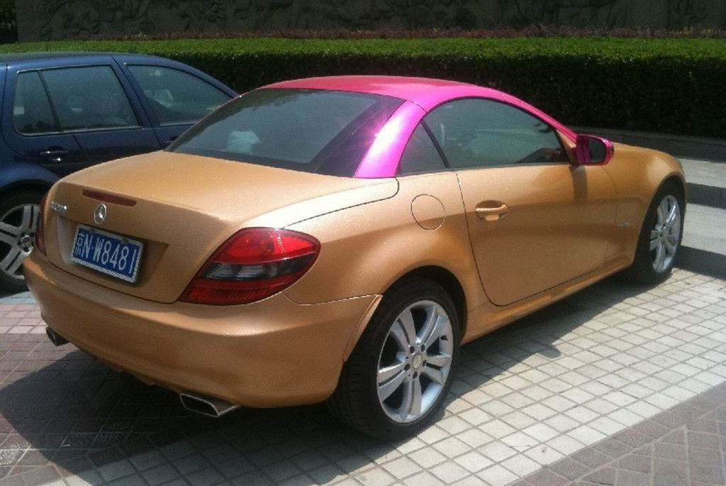 Sakrileg: Mercedes SLK in Glitzergold und Rosa!: Ist das exklusive