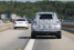Mercedes-EQ Prototyp mit weniger Tarnung: Mercedes EQS SUV Erlkönig an der Ladesäule erwischt