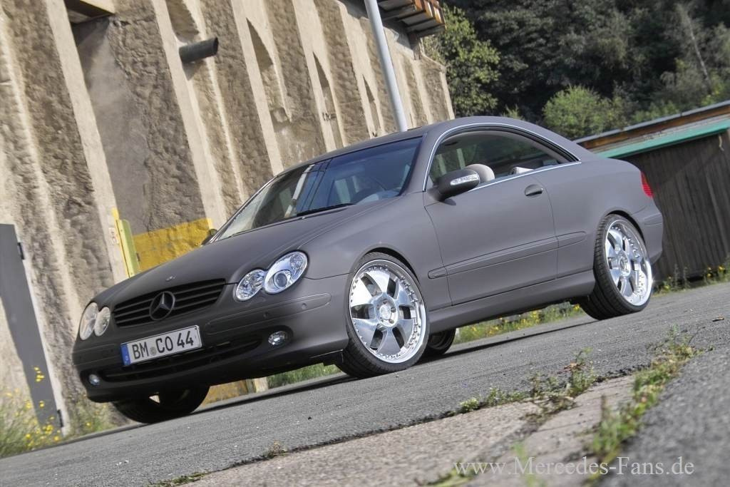 Der schöne Schein Mercedes CLK 500 2007er W209 wirkt