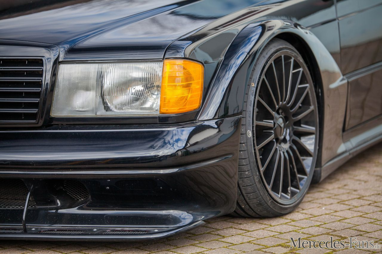 Die dunkle Seite des Sterns: 84er Mercedes W201‭ ‬3.0‭ ‬Liter‭ ‬16V EVO-II- Looker: Schwarz tief breit,‭ ‬der Fuhrpark von Darth Vader‭? - Fotostrecke  - Mercedes-Fans - Das Magazin für Mercedes-Benz-Enthusiasten‬