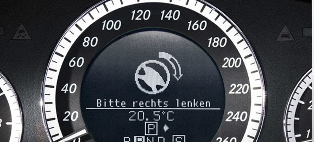 Mercedes-Benz Technik: PARKTRONIC: Eine Sorge weniger dank Einparkhilfe und Parkführung ...