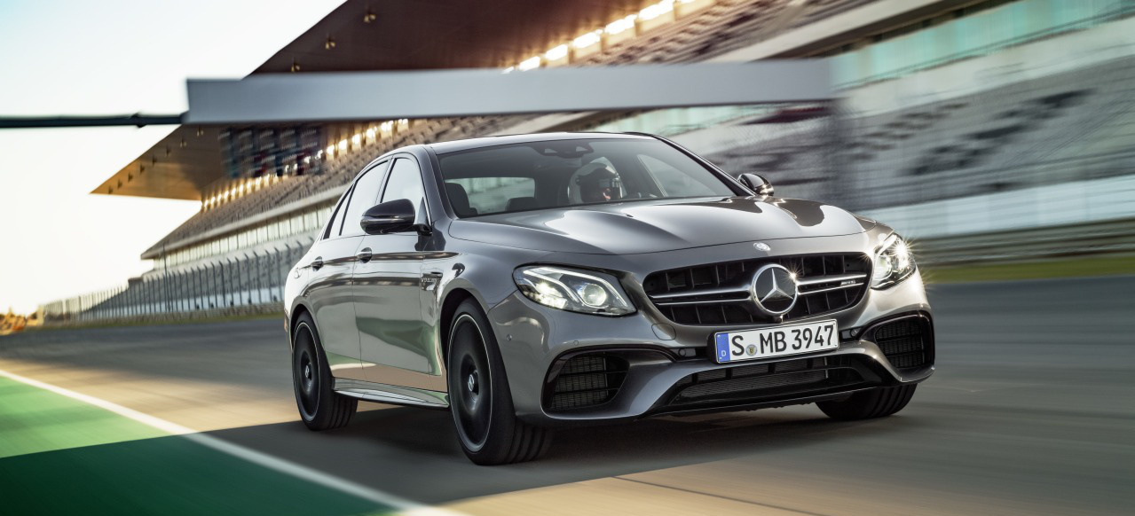 Mercedes Amg E 63 Starker Kurzfilm Das Beste Vom Mercedes Amg E63 In 50 Sekunden Video Performance Mercedes Fans Das Magazin Fur Mercedes Benz Enthusiasten