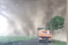 Nach dem Tornado: Tornado über Deutschland - wer zahlt bei Kfz-Schäden?