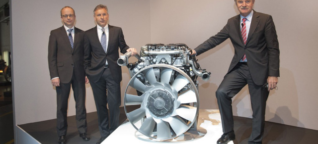 Neue Kraft bewegt Mercedes Lkw und Busse: Mercedes-Benz stellt neue Nutzfahrzeug Motorengeneration vor