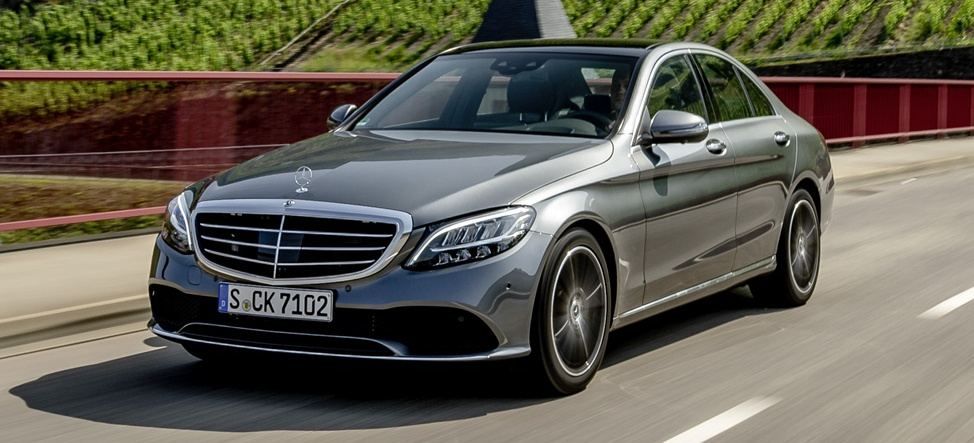 Brenzlige Sache Massen Ruckruf Fur C Klasse Br 205 Brandgefahr 270 000 C Klassen Mussen In Die Werkstatt News Mercedes Fans Das Magazin Fur Mercedes Benz Enthusiasten