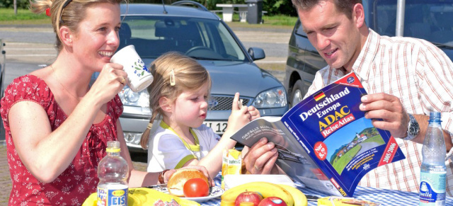 Reisen mit Kindern - Tipps für den Urlaub mit dem Auto: ADAC: Auf die Bedürfnisse des Nachwuchs eingehen