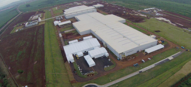 Globales Wachstum: Mercedes-Benz startet Pkw-Produktion in Brasilien: Der Stern tanzt Samba: Neues Mercedes-Werk in Iracemápolis eröffnet