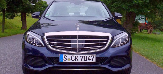 Fahrbericht Mercedes-Benz C180: Ein Einstieg nach Maß.   : Video-Fahrbericht: Wieviel S-Klasse steckt in der neuen C-Klasse?