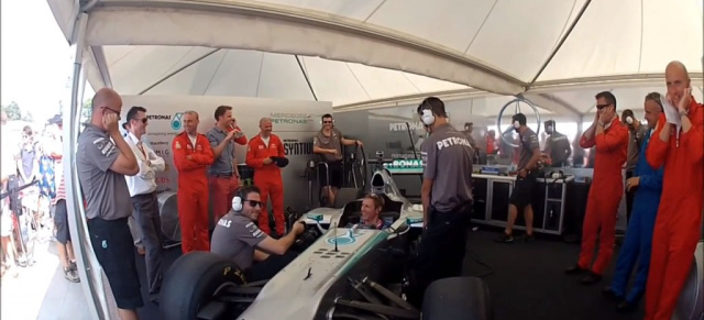 Jetzt singt er auch noch: Mercedes Silberpfeil macht Musik: Der Formel 1 Bolide lässt den Soundtrack von "Top Gun" erklingen