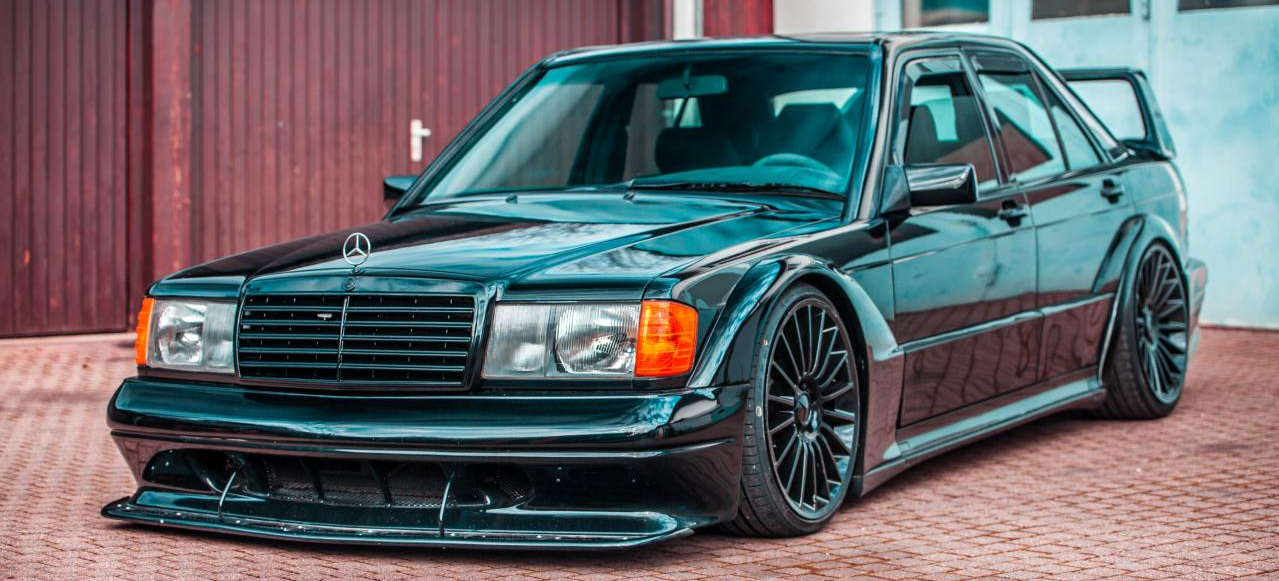 Die dunkle Seite des Sterns: 84er Mercedes W201‭ ‬3.0‭ ‬Liter‭ ‬16V  EVO-II-Looker: Schwarz. Tief. Breit: der Fuhrpark von Darth Vader‭? - Auto  der Woche - Mercedes-Fans - Das Magazin für Mercedes-Benz-Enthusiasten‬