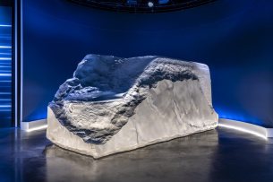 Ausdrucksstarke Skulptur gibt ersten Ausblick auf Sprinter der Zukunft: Mercedes-Benz Vans präsentiert  „THE BOuLDER“