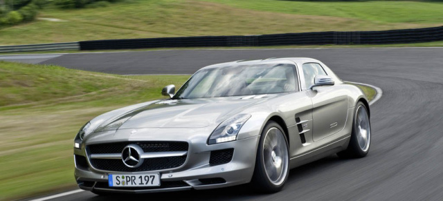 Real Hot: Mit dem Mercedes SLS AMG kann man am besten heizen - sagt der ADAC!: Mit keinem anderen Wagen wird  man schneller warm 