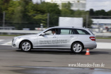 Mobil & sicher: Mercedes-Fahrertrainig für  Rollstullfahrer: Mercedes-Benz Pkw: Fahrsicherheit und Faszination in speziellen Trainings für Rollstuhlfahrer