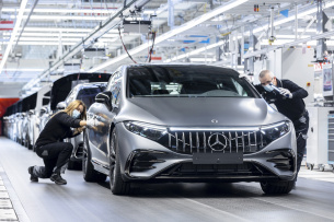 Studie: Hohe Preise bescheren Autokonzernen Rekordgewinne: Mercedes-Benz erzielt im 3. Quartal höchsten Gewinn von allen