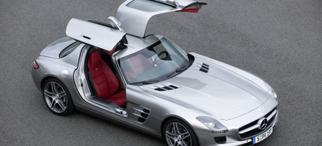 Vierfacher Wahlsieg für Daimler bei Europas größter Publikumsumfrage: Mercedes SLS AMG siegt beim Internet Auto Award 