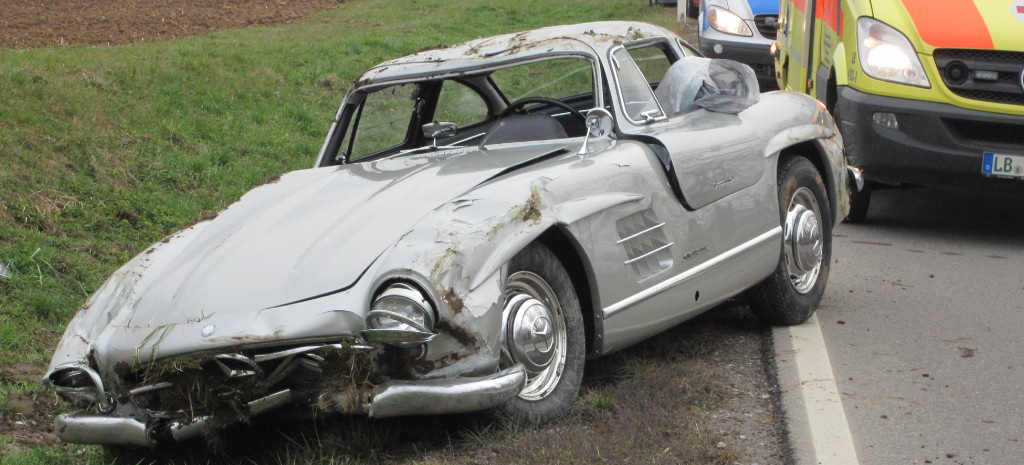 mechatronik-verunfallt-mercedes-benz-300-sl-fluegeltuerer-650-000-euro-sachschaden-bei-verkehrsunfall-mit-mercedes-oldtimer-in-pleidelsheim-5313.jpg