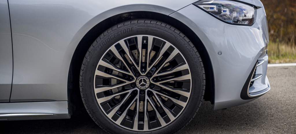 Neue Mercedes S Klasse Sicherheit Nur Gegen Aufpreis Standfeste Bremsen Fur Die Mercedes Benz S Klasse Kosten 300 Extra News Mercedes Fans Das Magazin Fur Mercedes Benz Enthusiasten