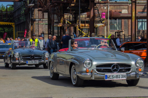 70 Jahre Mercedes-Benz SL-Sondershow beim großen Mercedes-Festival SCHÖNE STERNE®