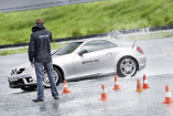 Mit Mercedes-Benz sicher am Steuer  : Die Fahrsicherheitstrainings von Mercedes-Benz und AMG im Sommer 2011