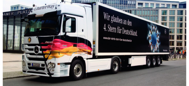 Der 4. Stern für Deutschland: Zehn CharterWay - Komplettzüge zur Fußball-WM 2010: Anlässlich der diesjährigen Fußballweltmeisterschaft in Südafrika bietet Mercedes-Benz CharterWay zehn Komplettzüge mit WM-Motiven zur Miete an.