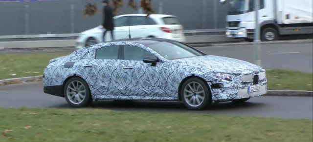 Mercedes-Benz Erlkönig erwischt: Spy Shot Video: Mercedes-Benz CLS Nachfolger im Film