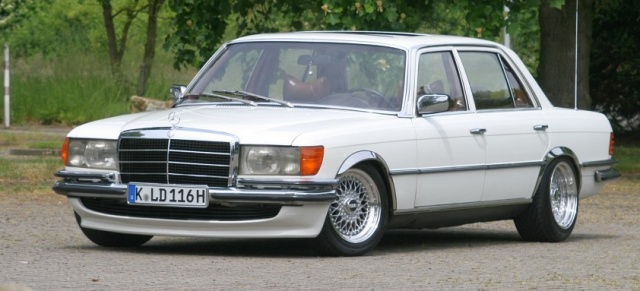 Schöner Autowagen: 1978 Mercedes-Benz S-Klasse 450 SEL (V116): Zeitgenössisches Tuning an einer Mercedes-Benz S-Klasse-Limousine