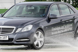 Mercedes-Benz: Gratis-Fahrsicherheitstraining für Rollstuhlfahrer: Neue Mercedes-Benz E-Klasse als Limousine, T-Modell, Coupé und Cabrio mit Fahrhilfen ab Werk steht Teilnehmern zur Verfügung