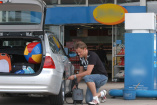 Gratis war gestern: Tankstellen wollen Reifenluft künftig berechnen!: Shell startet Modellversuch mit Reifenluft-Münzautomaten