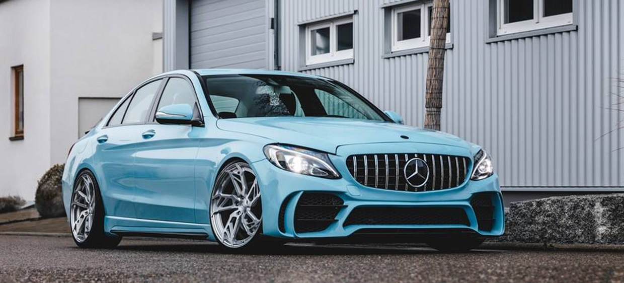 Mercedes-Benz C-Klasse mit Chic: Kevin will Meer: Ozeanblaue Folie