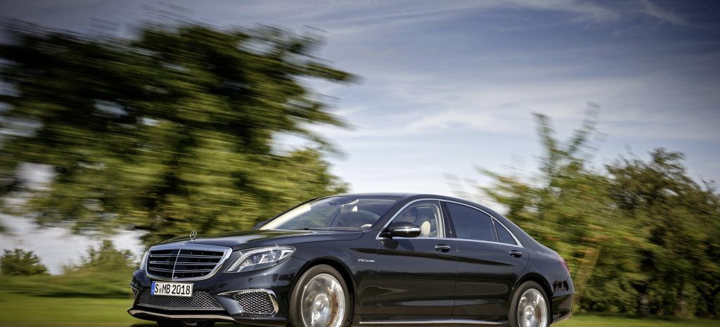 Super-Nova! Mercedes S65 AMG - die stärkste Seite der neuen S-Klasse : Mit  dem S65 AMG präsentiert Mercedes-Benz das stärkste Fahrzeug im Segment -  Auto der Woche - Mercedes-Fans - Das Magazin