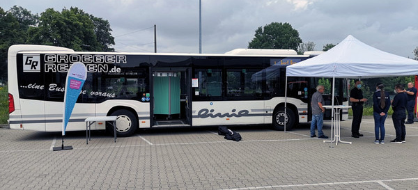 SCHÖNE STERNE® 2021 // 28./29. August // Hattingen: Mercedes-Benz Impfbus kommt zum Mercedes-Festival am Sonntag